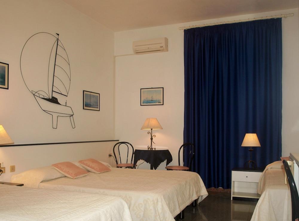 Hotel La Conchiglia La Maddalena  Dış mekan fotoğraf
