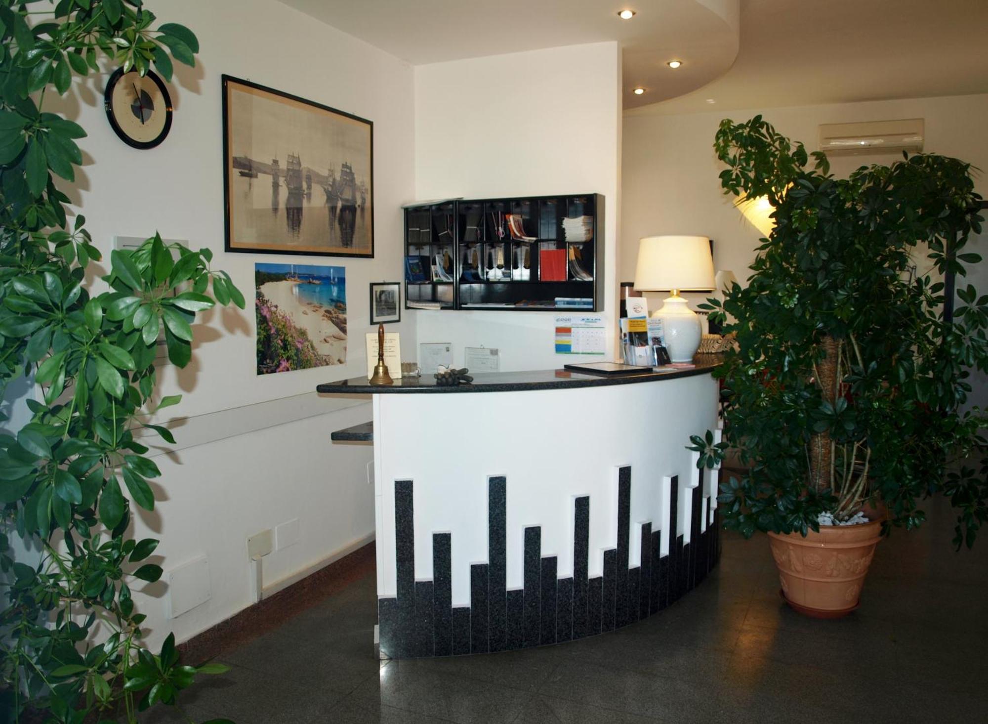 Hotel La Conchiglia La Maddalena  Dış mekan fotoğraf